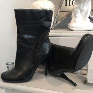 Leather boots size 9